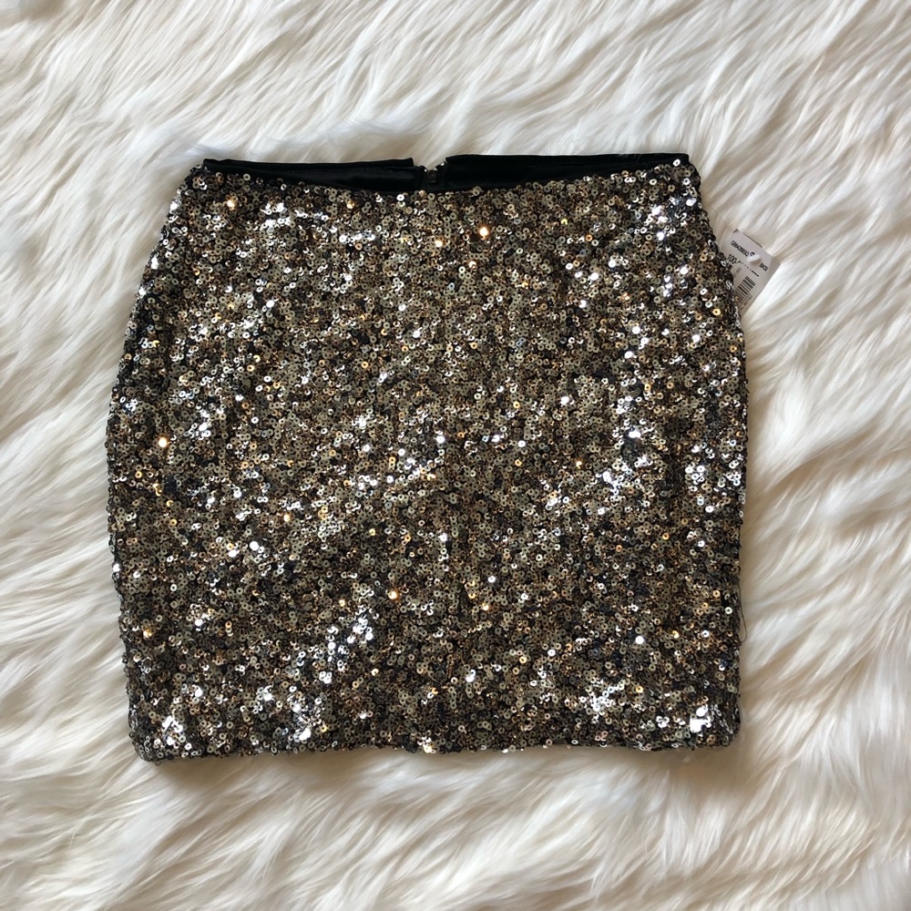 Sequin mini